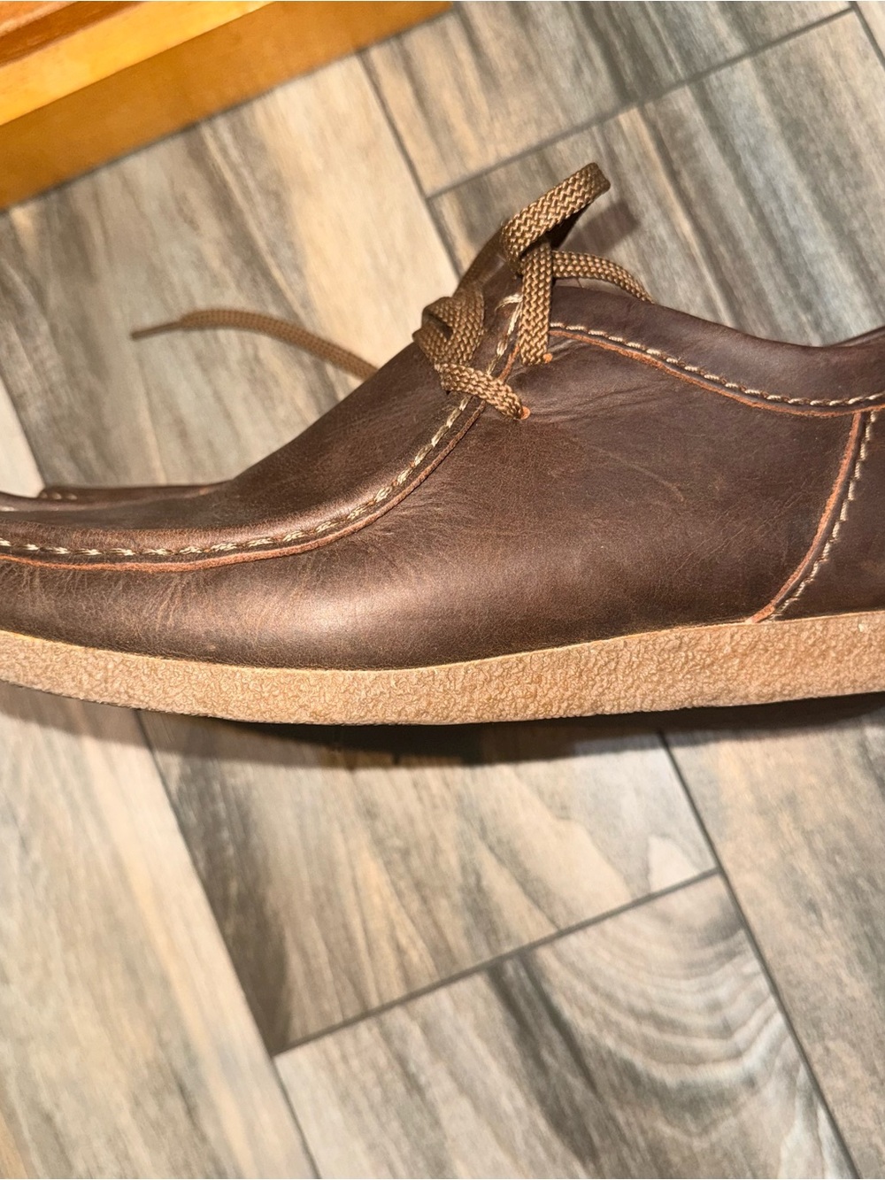 Clark’s original wallabee men’s 9.5 leather moc toe crepe sole lace shoe